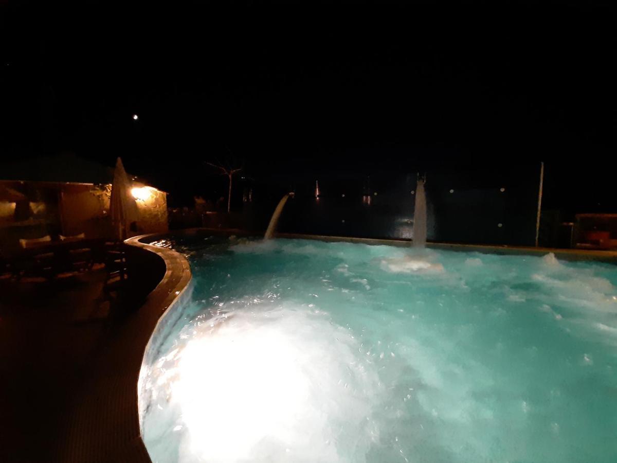 بيفكوهوري Hotel Flesvos المظهر الخارجي الصورة
